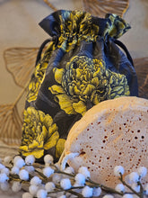 Load image into Gallery viewer, Wash Bag and Soap Sponge Gift Set