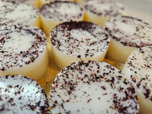 Load image into Gallery viewer, Honeysuckle and Davana