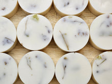 Load image into Gallery viewer, Botanical Wax Melt - Coconut and Lime
