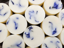 Load image into Gallery viewer, Botanical Wax Melt - Macadamia & Clove