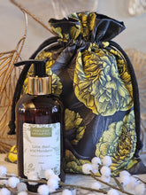 Load image into Gallery viewer, Wash Bag and Body Wash Gift Set