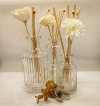 Load image into Gallery viewer, Flower Reed Diffusers
