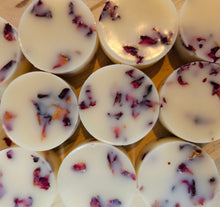 Load image into Gallery viewer, Botanical Wax Melt - Velvet Rose and Oud
